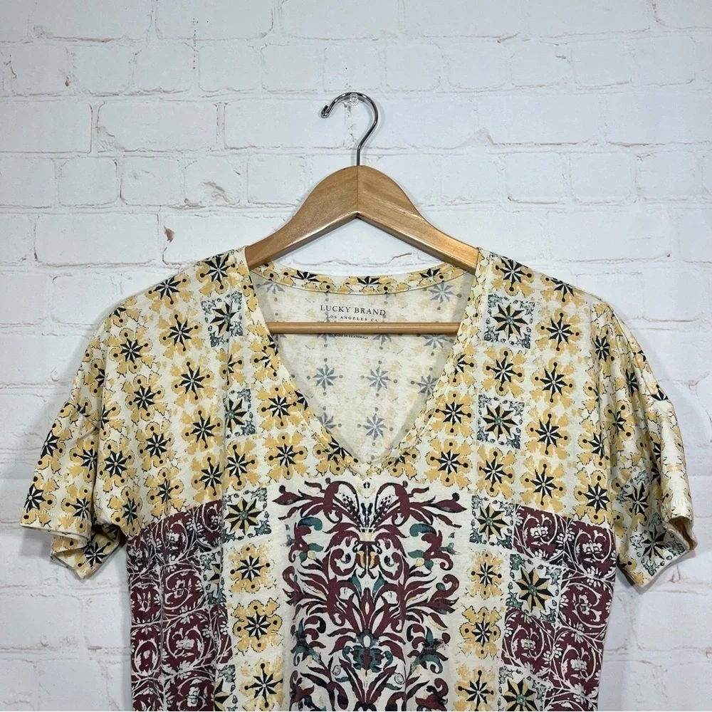 Lucky Brand Aztec Floral T Shirt Womens Small Short Sleeve Hem Slits - Picture 2 of 7